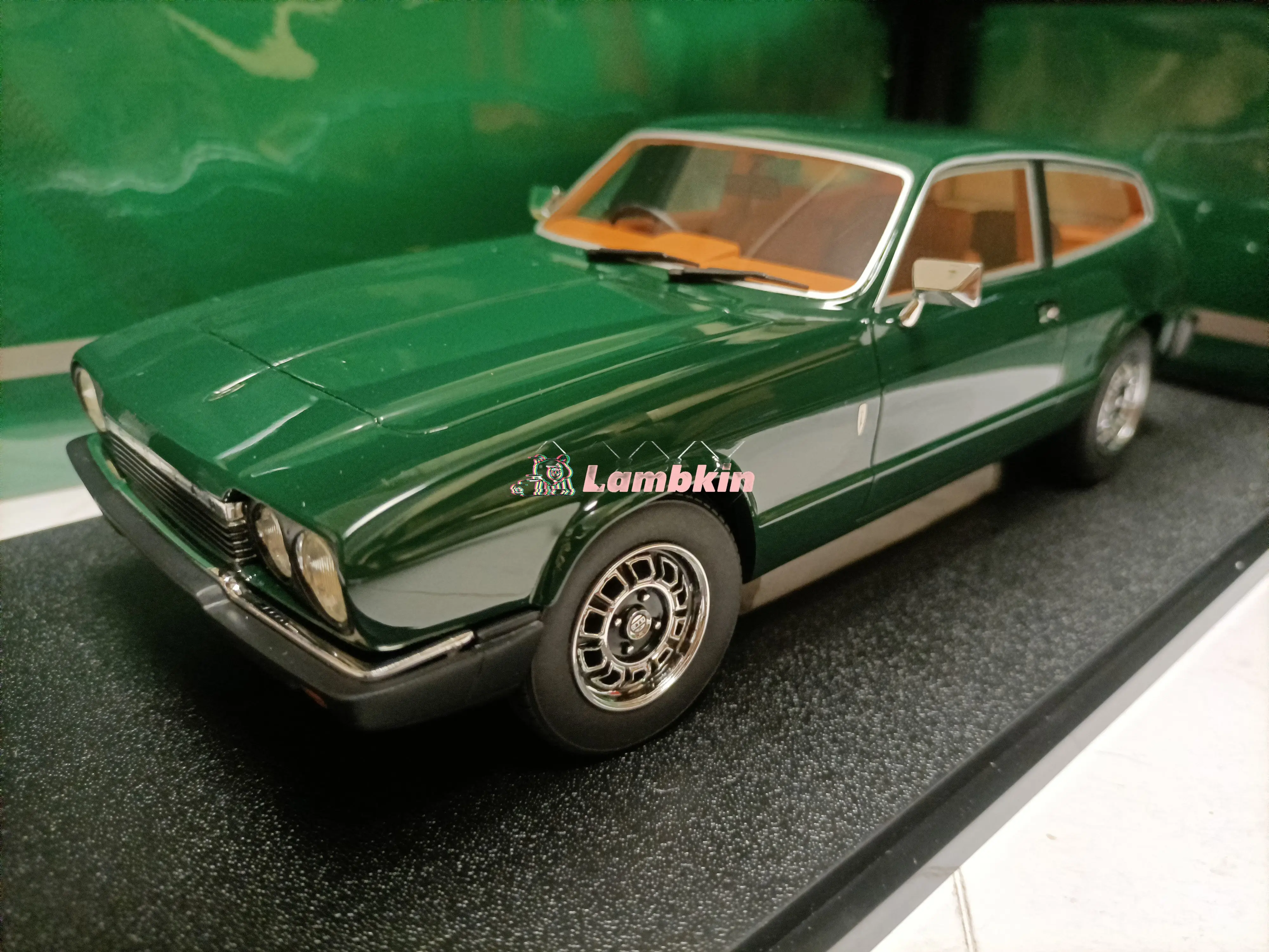 Kultowy 1:18 dla zależnego Scimitar GTE 1976 zielony brytyjski Scimitar Coupe Model klasycznych starych samochodów miniaturowy Model samochodu