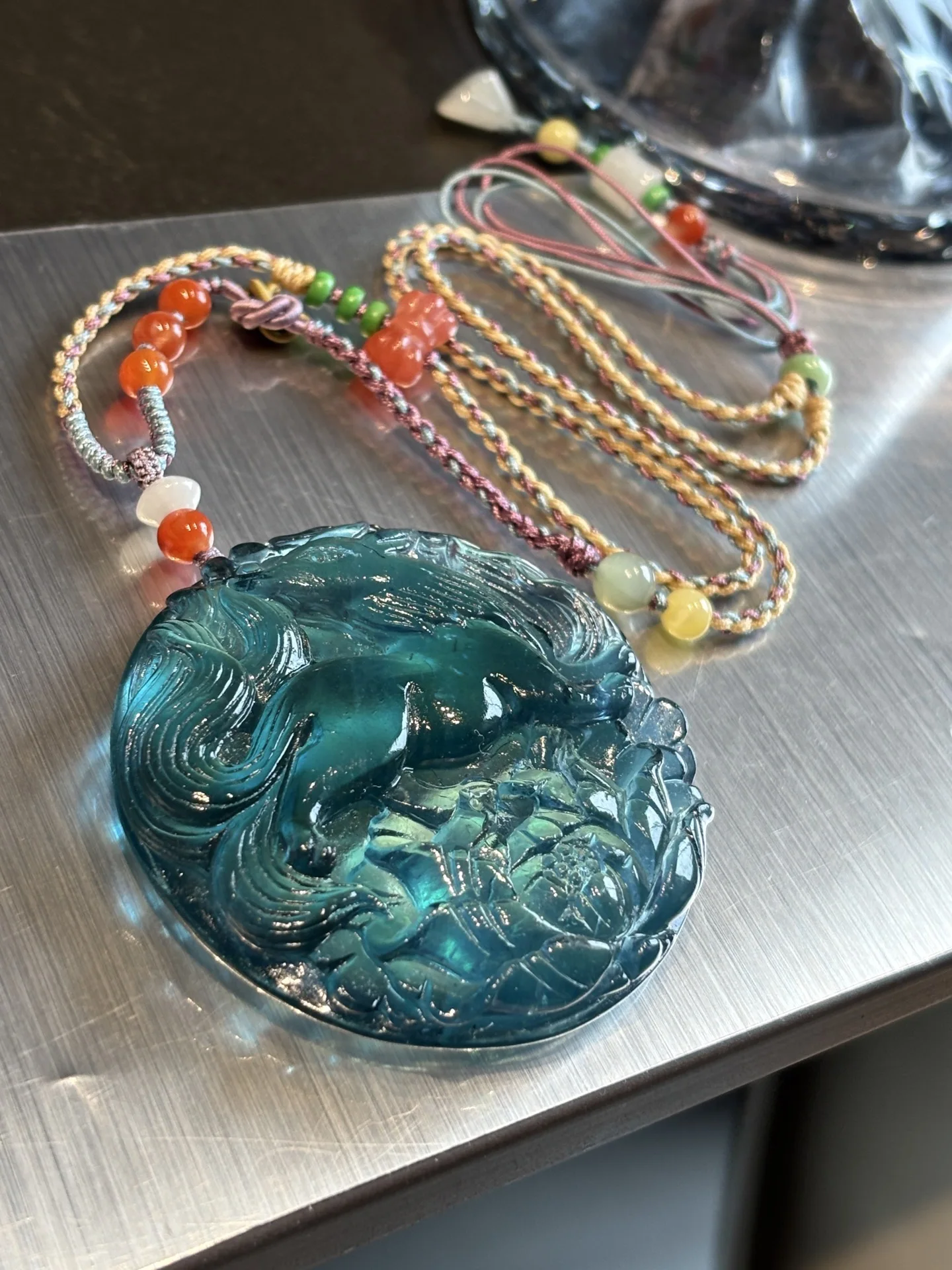 

Натуральный синий, зеленый аквамарин, кулон в виде лошади, женский круглый резной 51,5x11,6 мм, аквамарин, Бразилия, модные бусины, ожерелье AAAAA