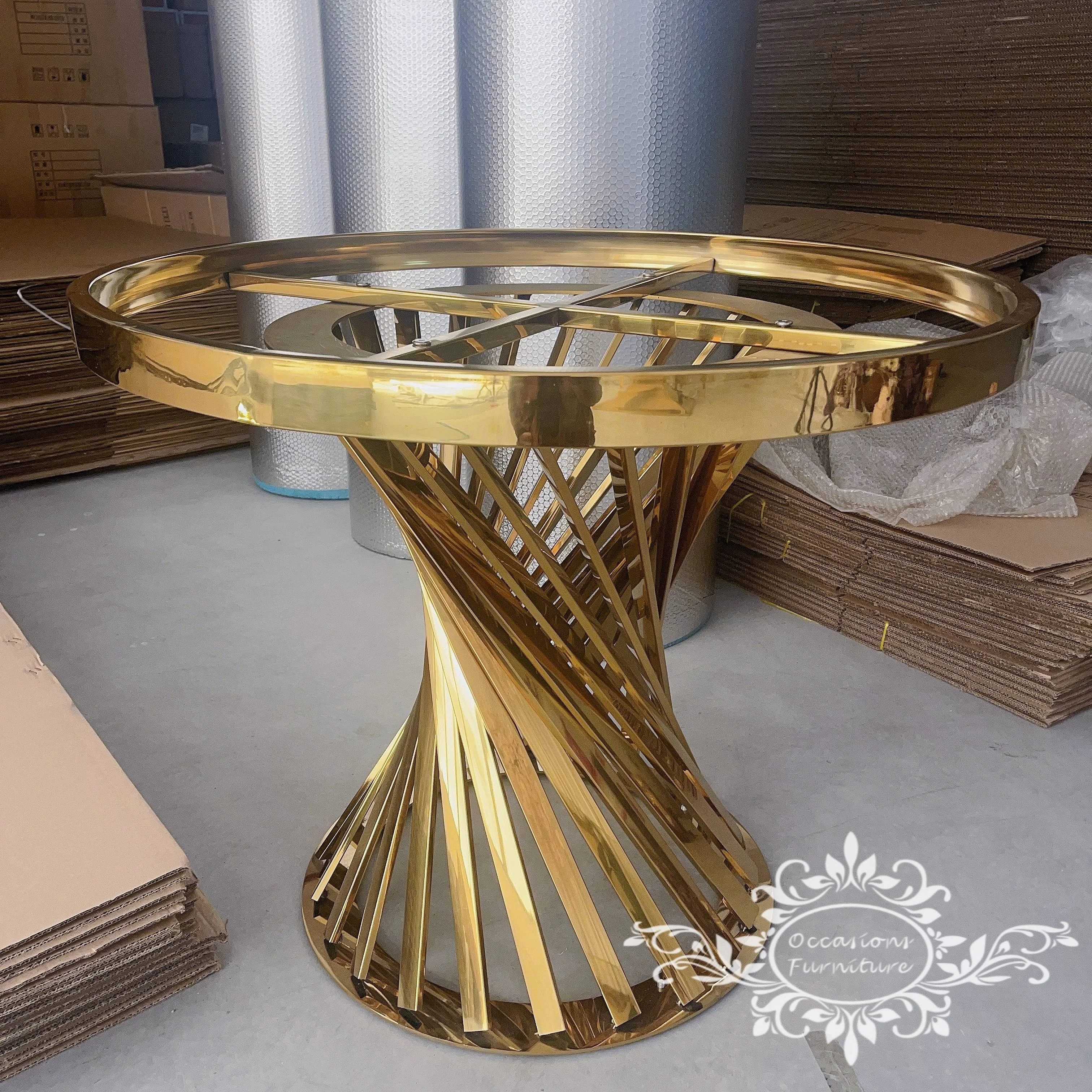 Stainless Steel Golden Wedding Cake Tables with clear Glass Top Dia 90CM