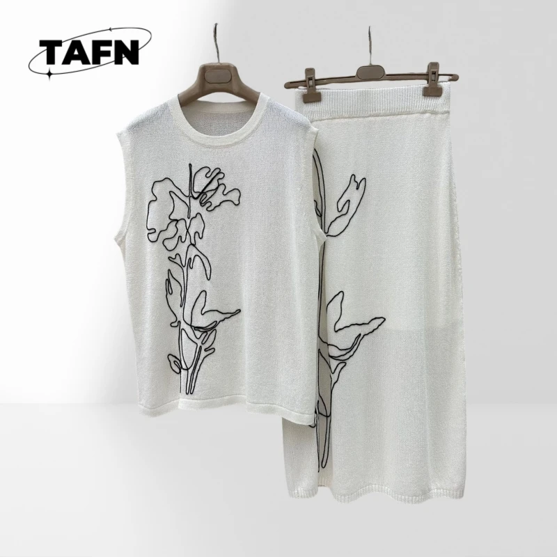 

Skirt Outfit Temperament High Street Comfort Trend Niche Casual Women’s Skirt Set, Trendy and Comfortable for Warm Days AF2013