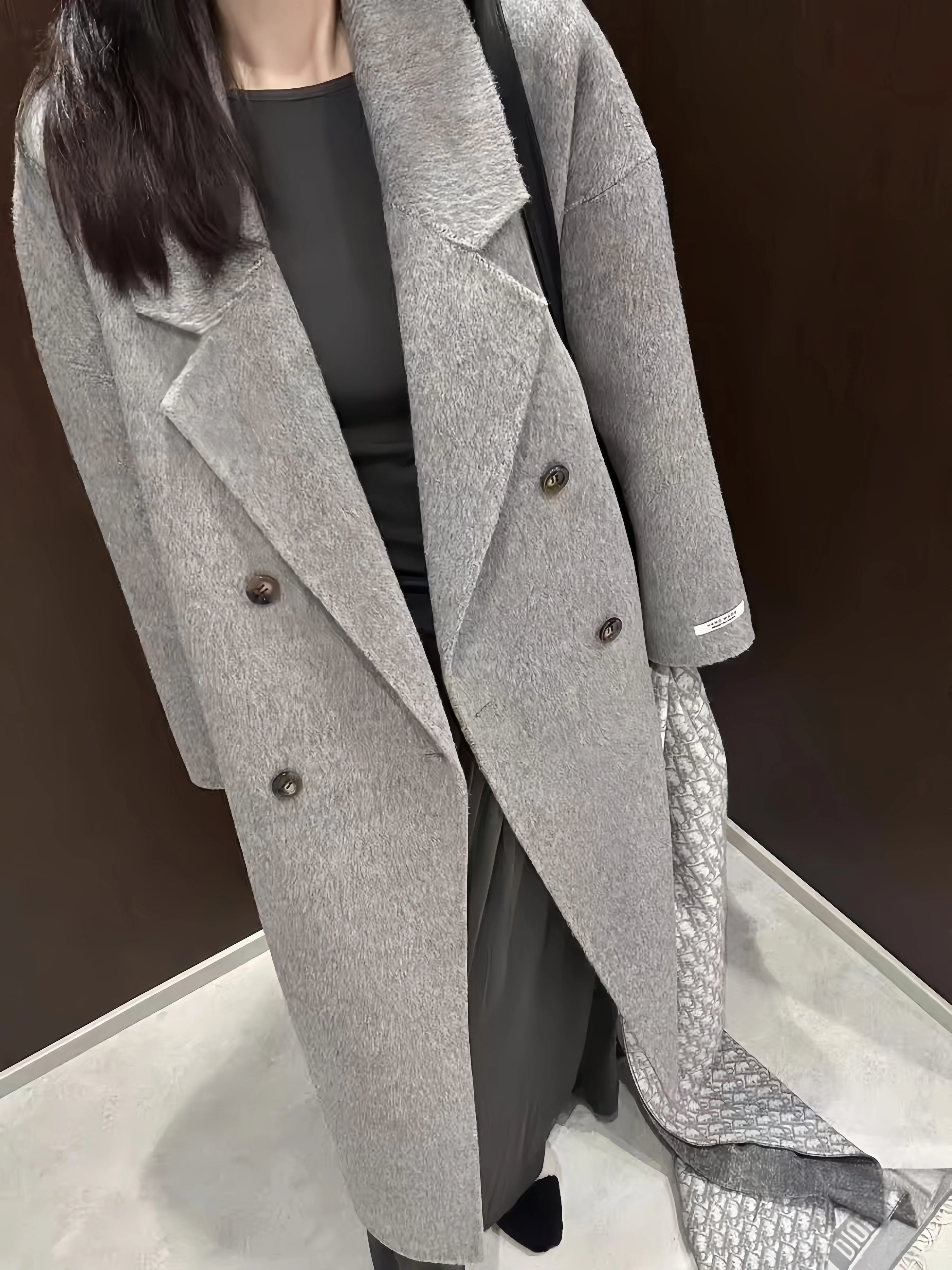 معطف كشمير عالي الجودة بلون الجمل على الوجهين للنساء لخريف وشتاء 2025 نمط كوري جديد متوسط الطول صوف فضفاض وعصري