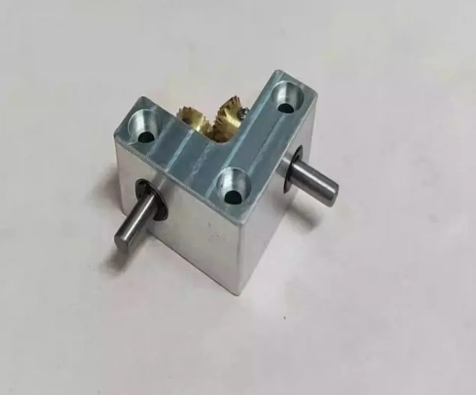 Right Angle Commutator Small Bevel Gearbox 90 Degree Drive Angle Converter Output Shaft Diameter 4MM Speed Ratio 1:1