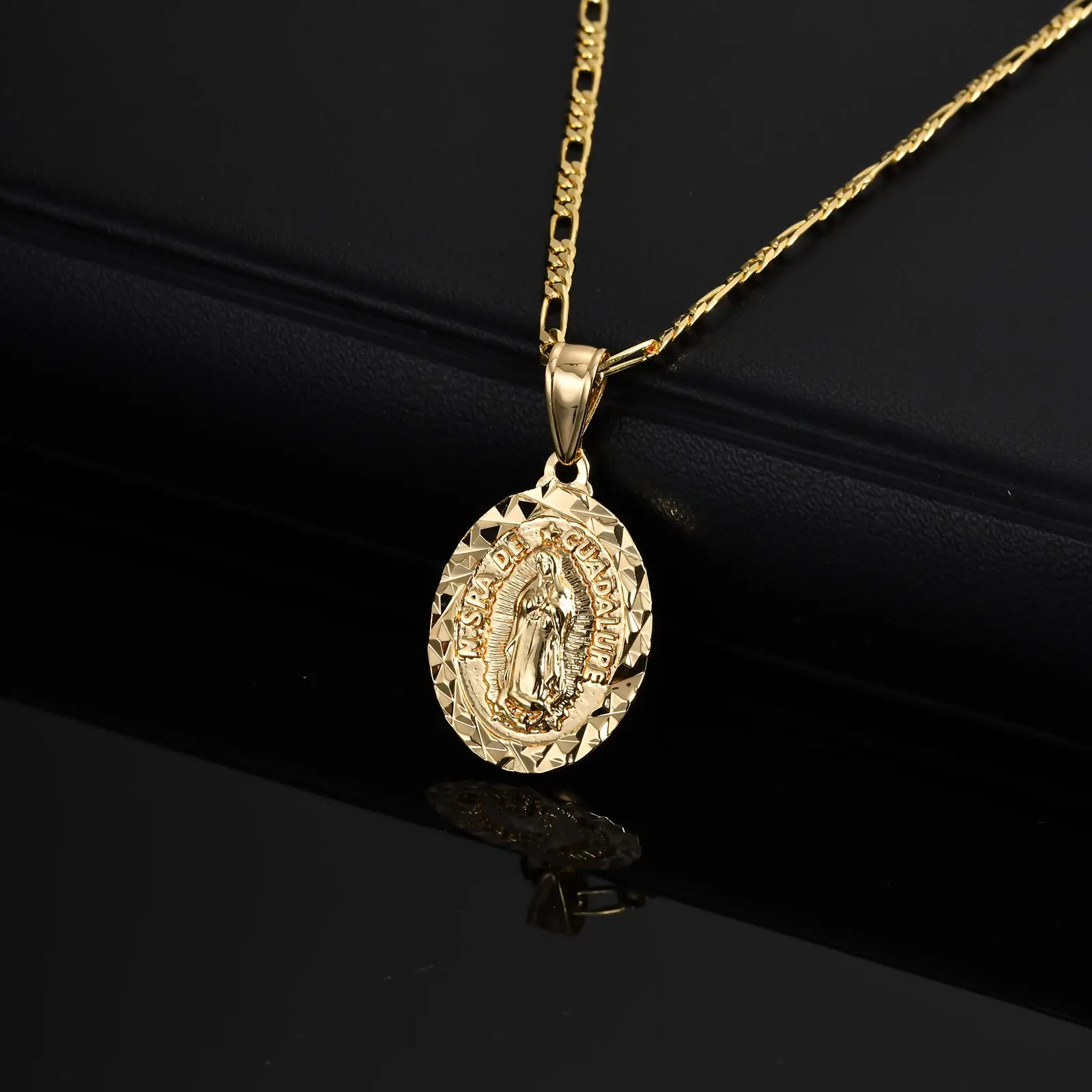 Collar clásico con colgante de oración de la Virgen María para hombres y mujeres, collar de metal de color dorado plateado, joyería de amuleto religioso unisex
