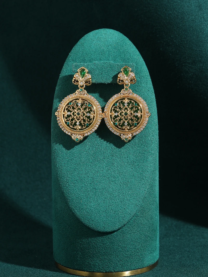 Vintage Hollow Round Pendant Earring For Ladies Green Crystal Gold Color Jewelry Luxury Chinese Style Designer Birthday Gift New