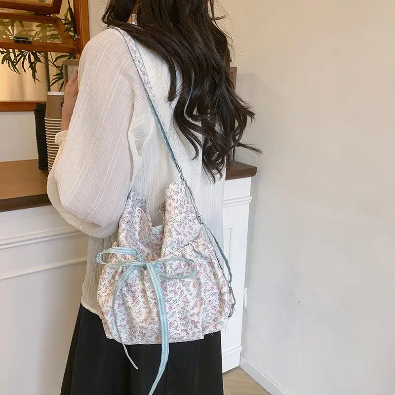 

Sweet Bow Floral Women's Shoulder Bag Backpack Large Capacity Ladies Crossbody Bag Casual College Girls Portable Bucket Tote Bag