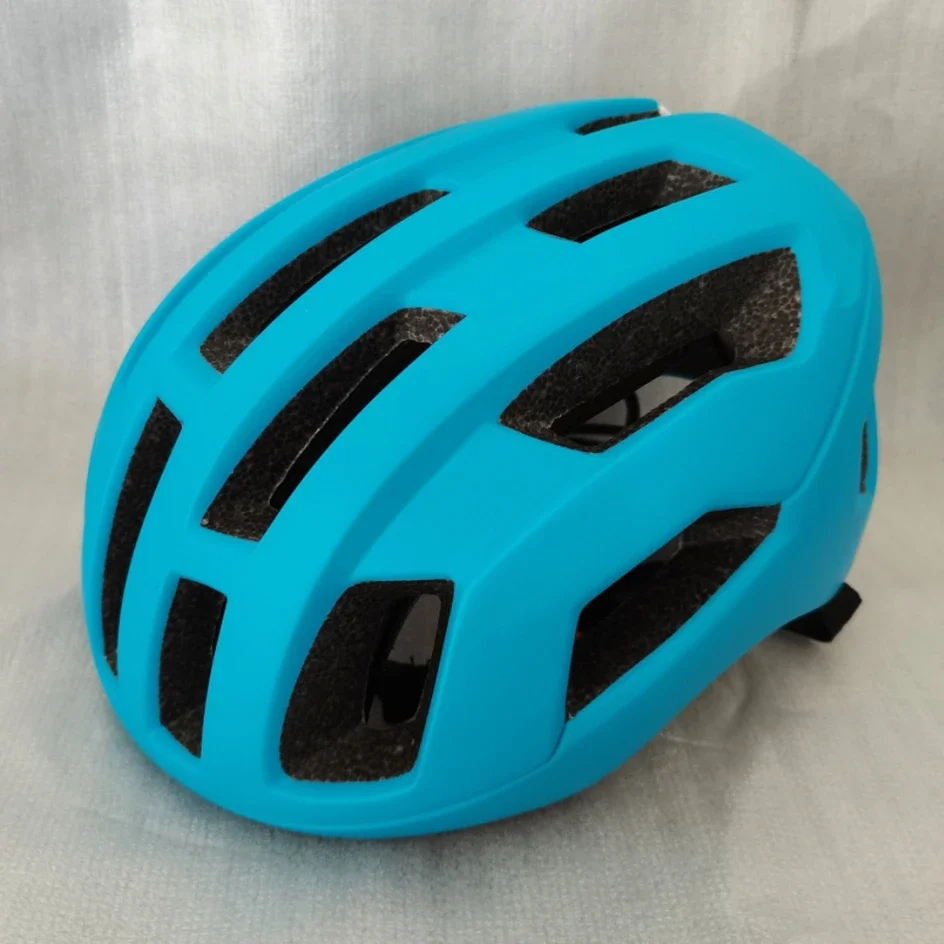 Ultralight Cycling Helmet Men Women Riding Intergrally-molded Mtb Air Bicycle Helmet EPS Road Bike 54-60cm Capacete Ciclismo