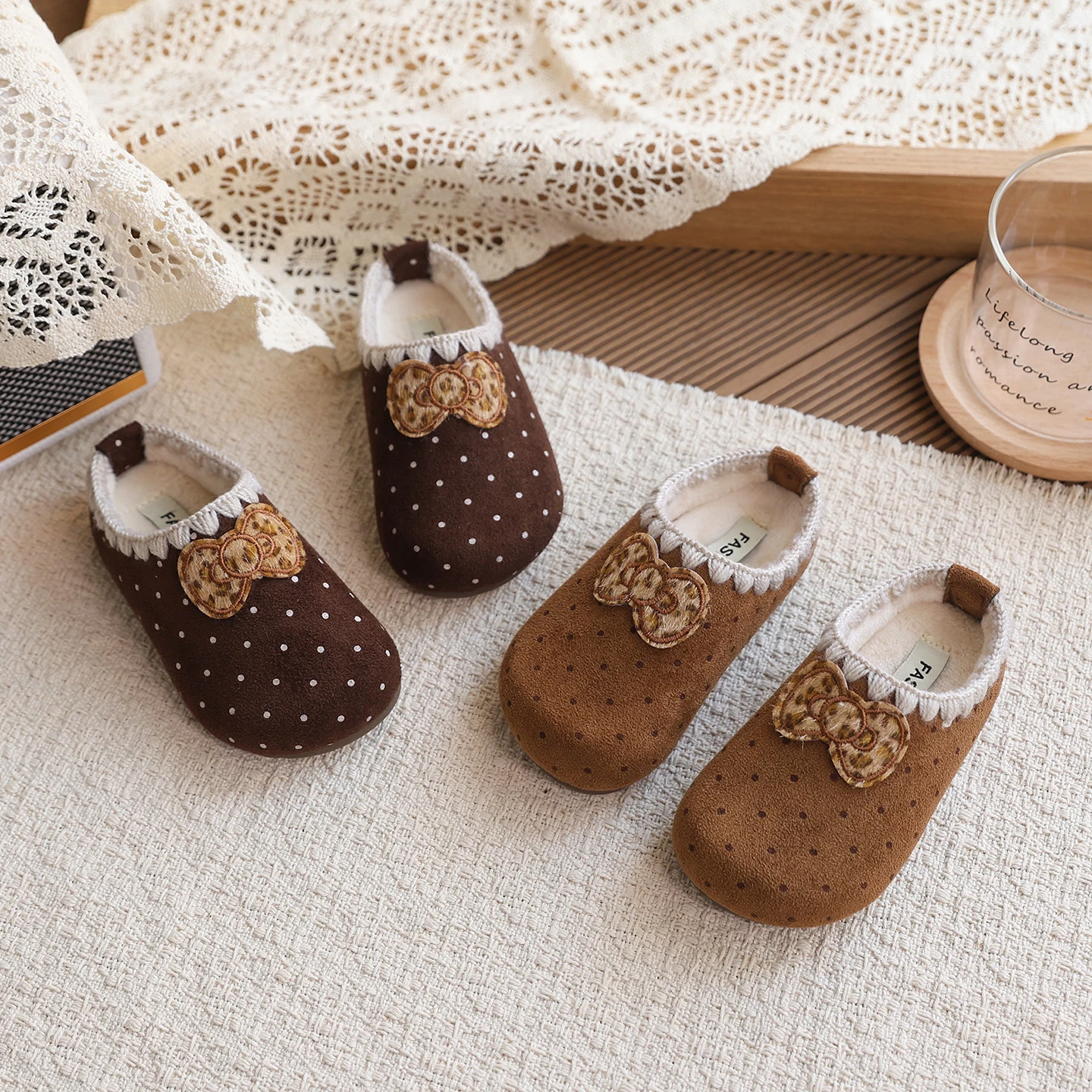 

Children's Cotton Shoes Korean Style New Bow Soft Bottom Girls Cotton Slippers Fashionable Polka Dot Boys Warm Flat Low Shoes