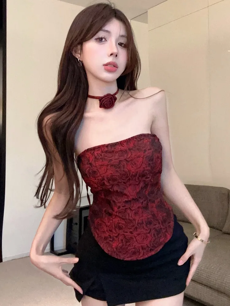 

Pure Desire Spicy Girl Rose Embroidery Crop Top Women Summer New Design Slimming Short Sleeveless Outwear Fashion Citywalk