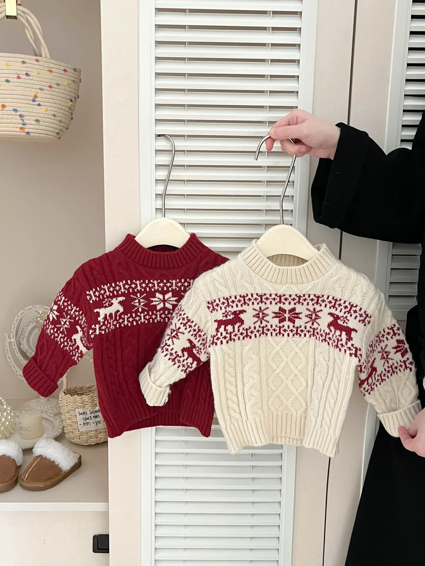 

Christmas Theme Baby Girl Knitted Sweater Thickened Autumn Winter New Year's Outfit Red Colorway Comfortable Warm Long Sleeve