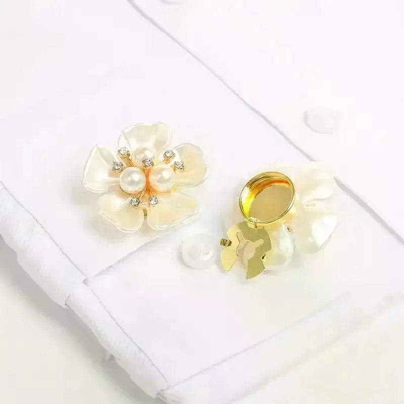 1/2/5Pcs Floral Rhinestone Pearl Button Cover Decorative Clip For Shirts And Dresses Easy Installation Fashion Accessory Gift