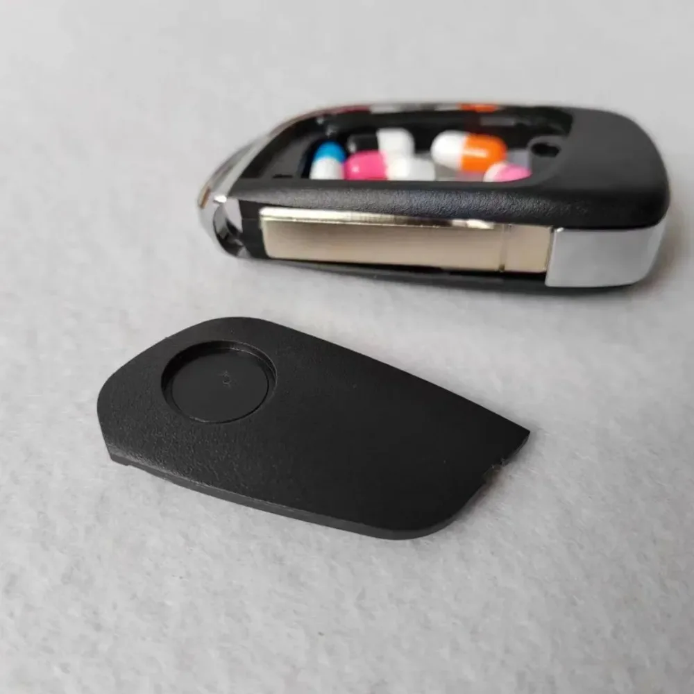 Disguised Storage Safe Imitation Car Key Box Durable Hidden Medicine and Tablet Storage with Fake Key Feature Secret Safe