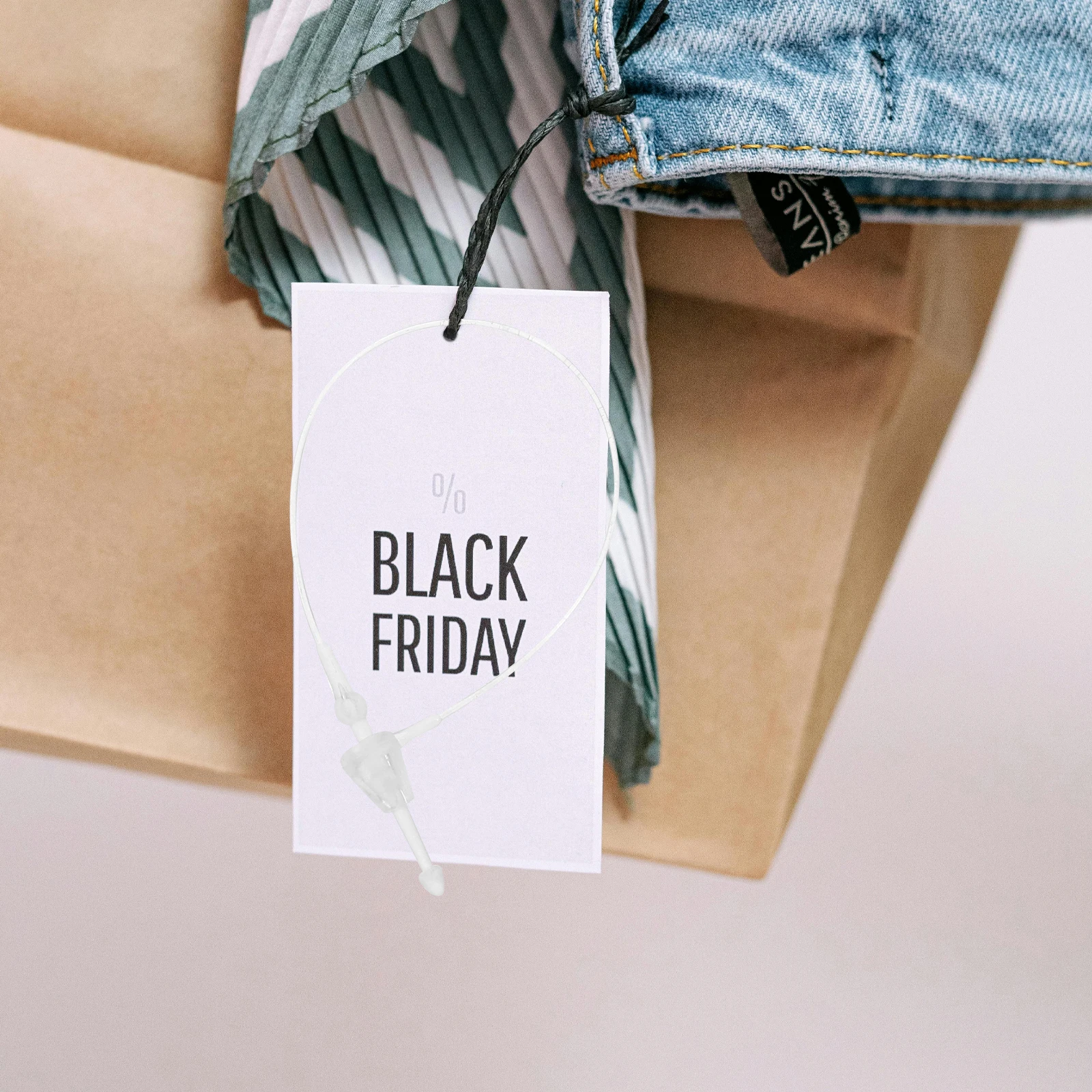 

5000pcs White 13cm Plastic Cable Ties Snap Button Clothing Tags Label Fasteners for Retail Store Clothes Shoes Bags