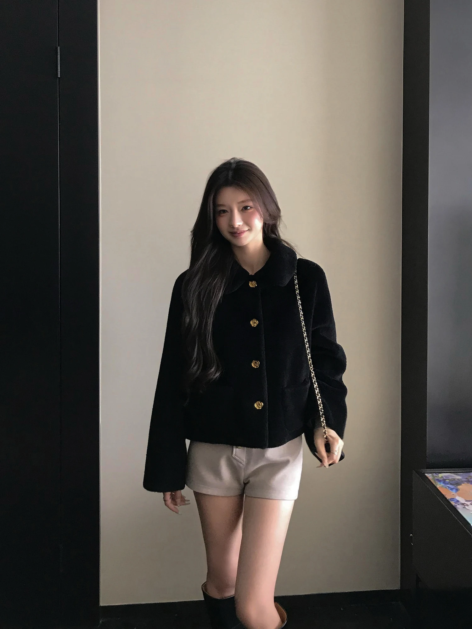 Lmlove 冬用ショートラムファージャケット レディース 2025年新作 レザーとファー一体型 小香風ファーコート 通勤スタイル