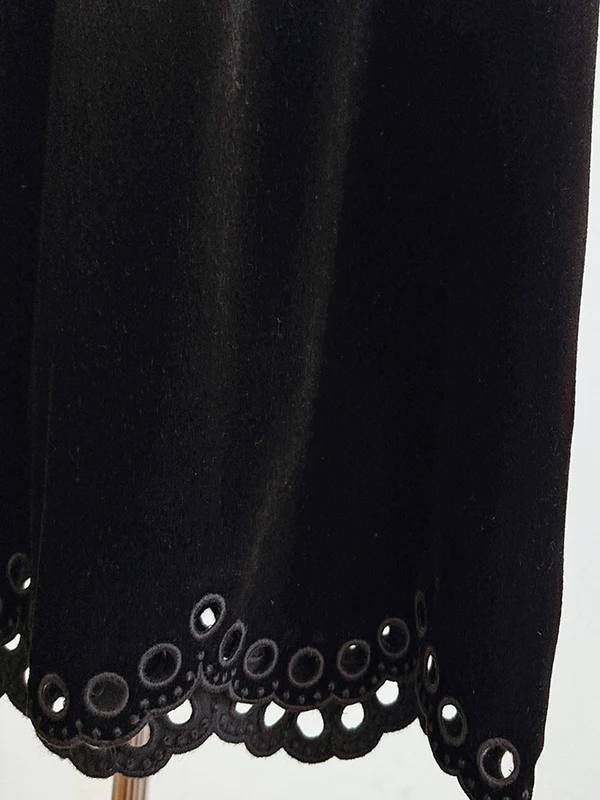 تنورة صينية جديدة مطرزة بالزهور المحروقة متوسطة الطول على شكل حرف a للنساء مقاس كبير بخصر عالٍ مرن...