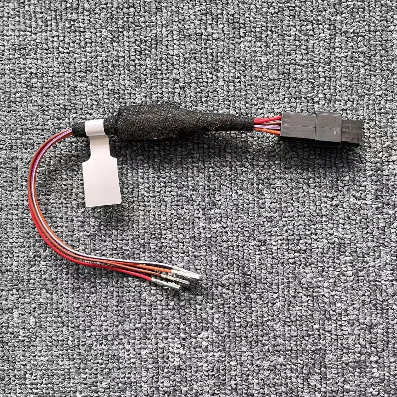 

The wiring harness of the engine automatic start - stop control system For VW Golf 8 MK8