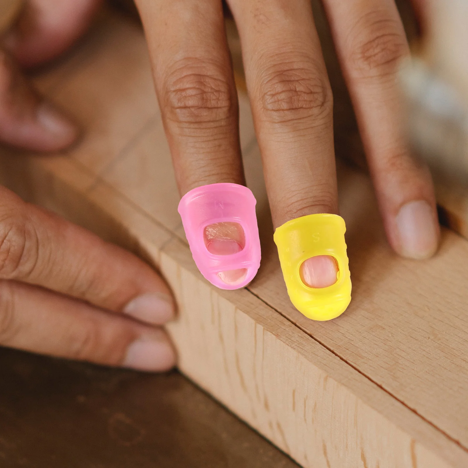 50 قطعة سيليكون الإصبع حامي إصبع يغطي لعب الغيتار الورق متعدد الحجم عدم الانزلاق قبعات واقية العمل