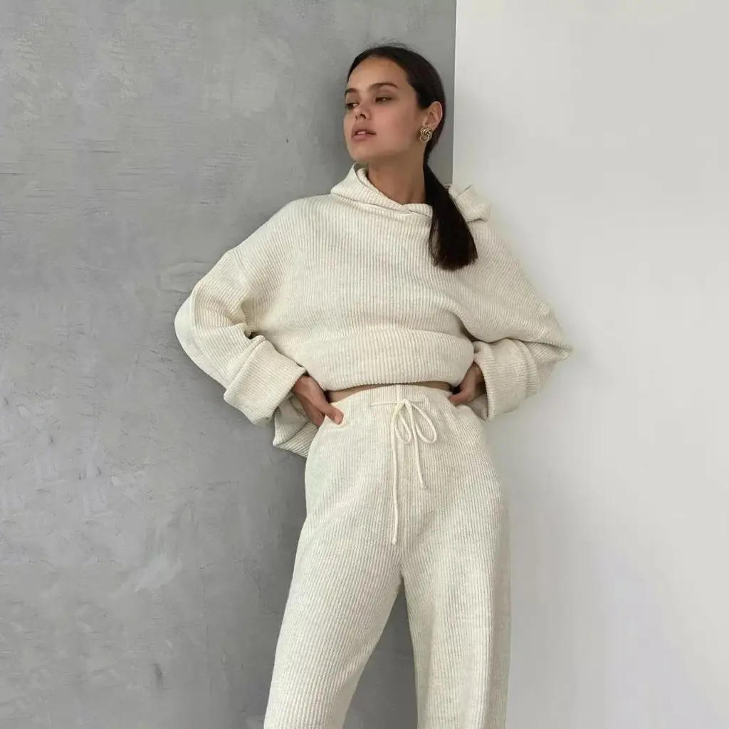 Women's Fashion Sports Sweater Set European American Style Autumn Winter Two-Piece Ensemble for Ladies
