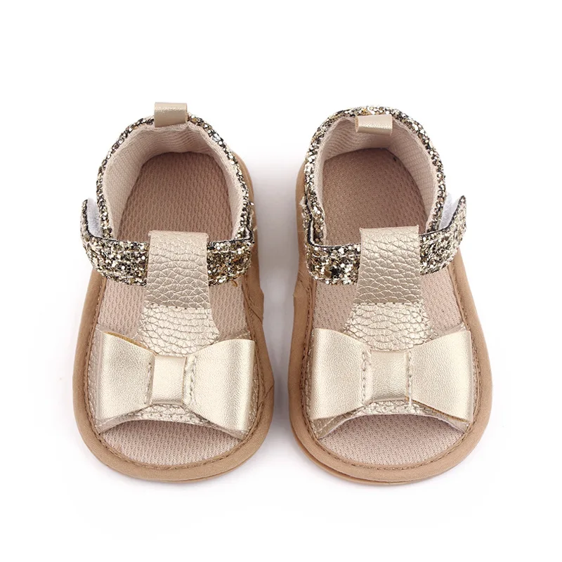 Sandalias de marca para niñas pequeñas, zapatos de verano para recién nacidos, suela de goma suave, calzado de entrenamiento dorado ostentoso,