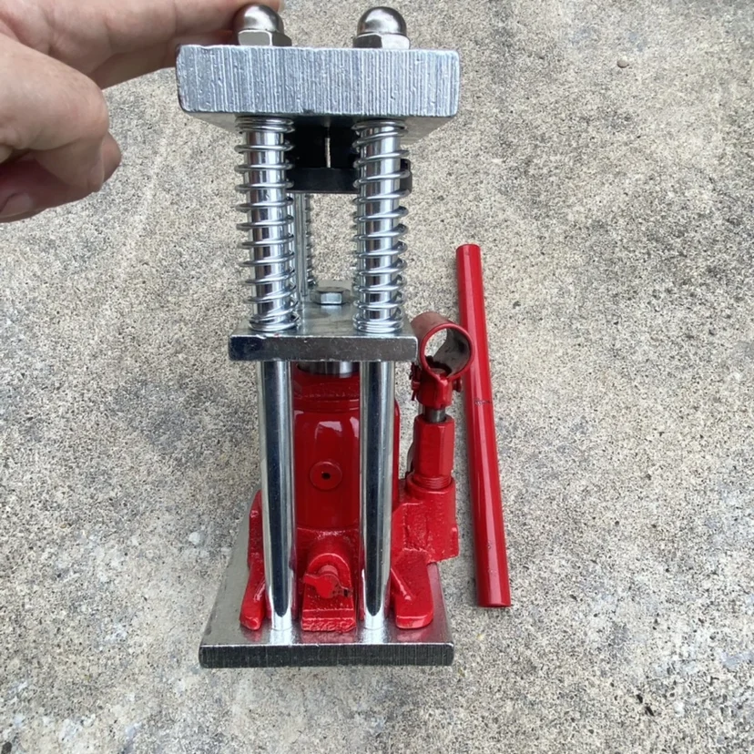 Manual Locking Pipe Pressing Sleeve Machine Agricultural Hydraulic Jack Pipe Pressing Machine Sprayer Hose Taking Over Machine