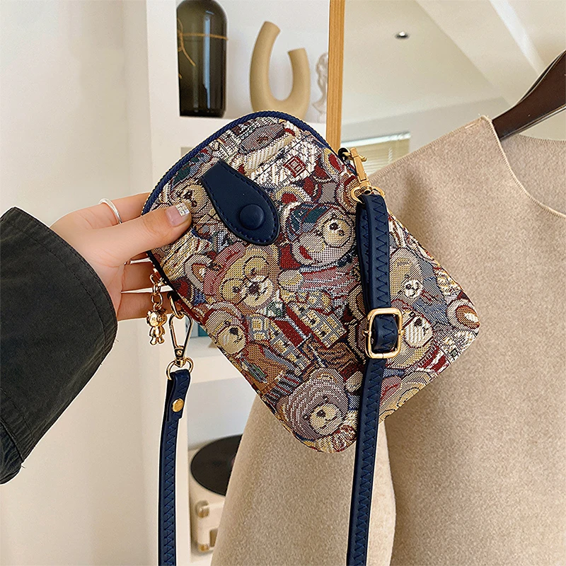 

Creative Cute Bear Embroidered Bag Versatile Casual Cute Bear Embroidered Phone Storage Shoulder Crossbody Bag