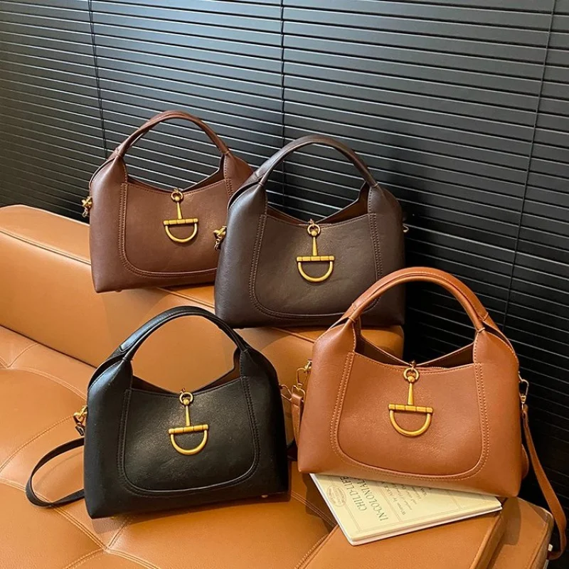 Luksusowa damska torba typu tote wykonana ze skóry w panterkę, o swobodnym, popularnym w Dublince, trwałym i lekkim wyglądzie. ​