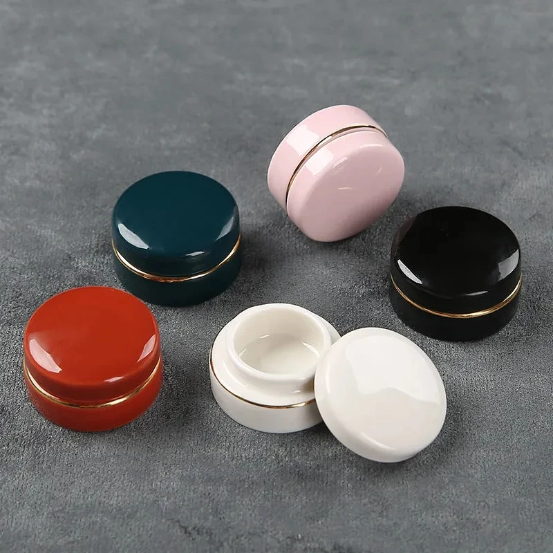 Mini Small Porcelain Bottle Ceramic Jar Rotatable With Silicone Face Cream Sub-packing Jar Tea Canister Rouge Lipstick Box