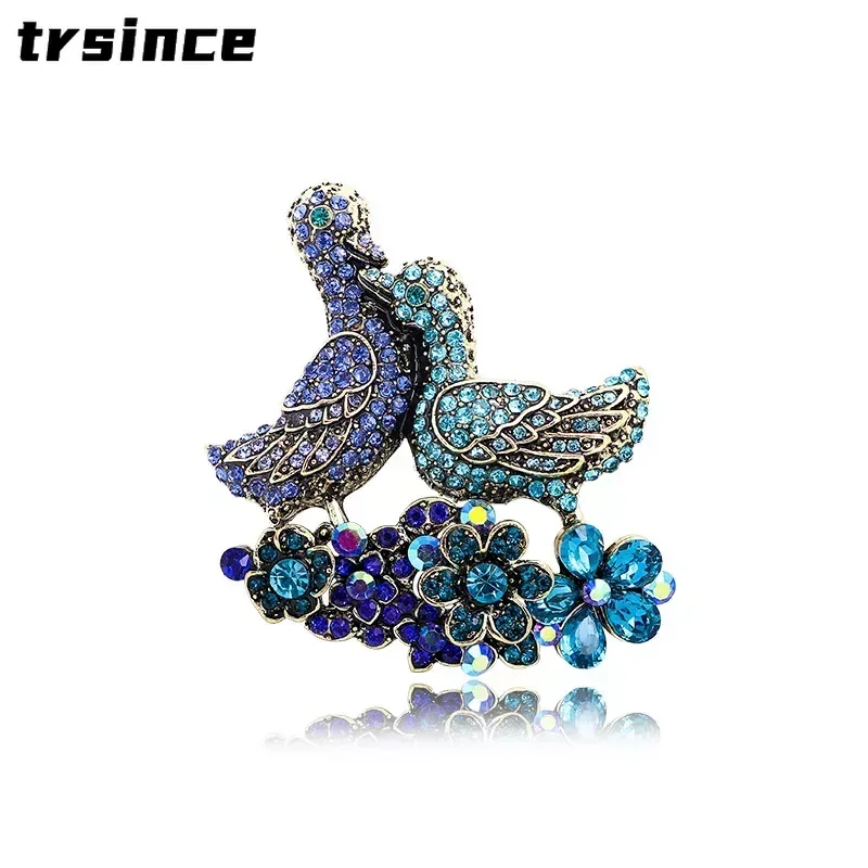 Women's Elegant Rhinestones Court Style Mandarin Duck Brooches Vintage Fine Jewelry Accessories Banquets Weddings Corsages