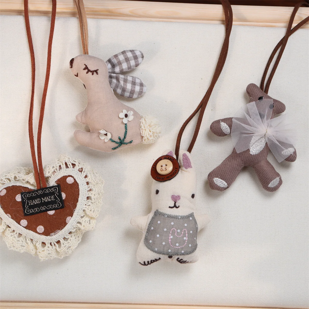 Cartoon Tier Stoff Halskette für Kinder süße Puppe Spielzeug Design Hund Bär Gans Kirsche Pilz Lanyard Ornament Geschenk