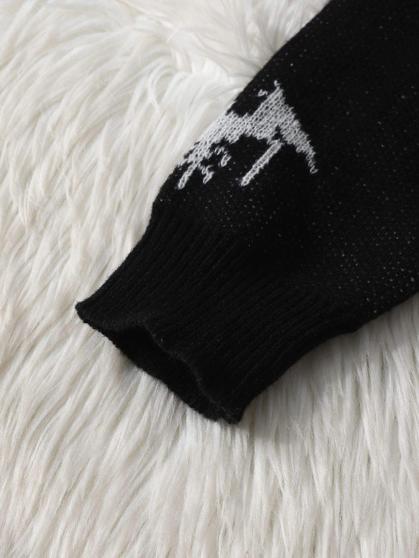Neuer, modischer Pullover mit Fledermaus-Jacquardmuster, lässiger Herrenpullover mit Rundhalsausschnitt und Farbblock-Strickmuster, ideal für den Alltag, unisexes Oberteil für Ausgehen, normale Passform, geeignet für die Herbst- und Wintersaison. – Detail 5