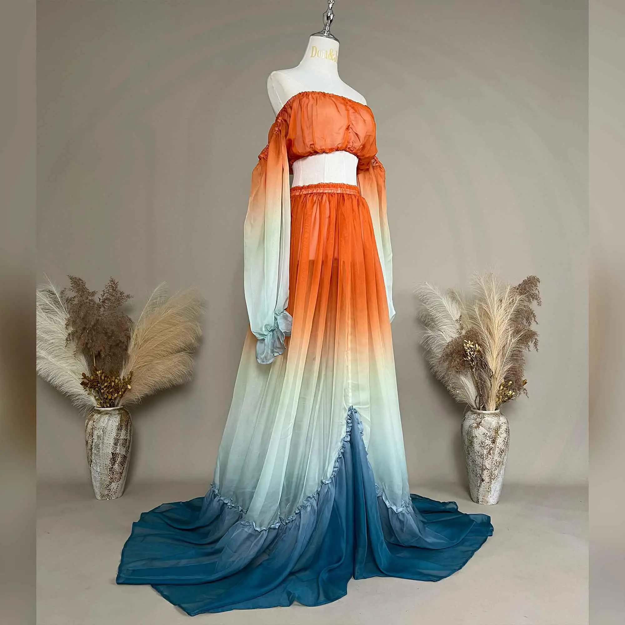 

Элегантный комплект из двух предметов для беременных, укороченный топ с открытыми плечами, юбка с рюшами и высокой талией, перспективная одежда