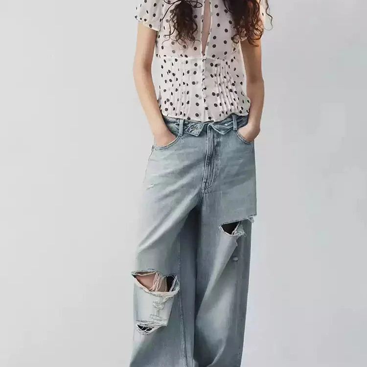 Versatile Commuter Style mid Waist Cuffed Jeans Ladies Standard Fit No Stretch Natural Waist Hole Punch Polyester Fabric