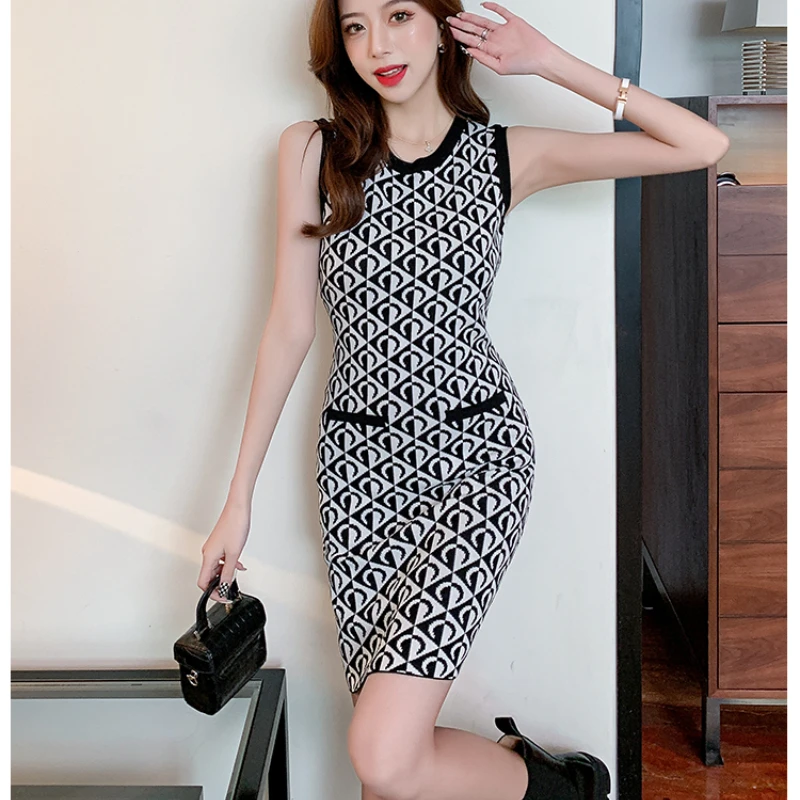 YUQI 2024 New Summer Elegant Women Knitted Dress O-neck Sleeveless Dresses Lady Slim Bodycon Bottoming Crescent Dress Vestidos