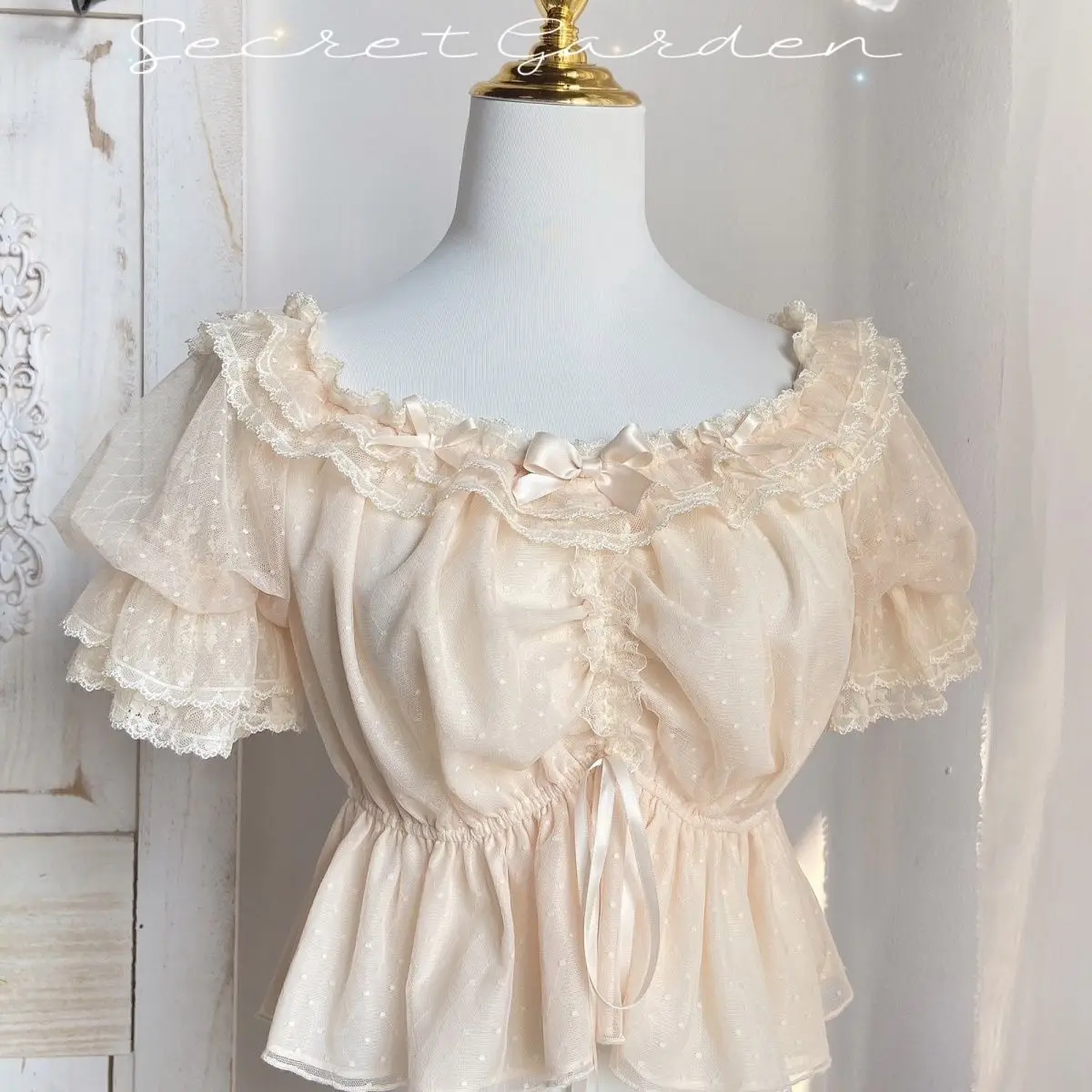 Coalfell [Cream Dot ] Apricot Inside Thin Chiffon Top Summer Female Lolita Elegant Bubble Sleeve Shirt Short-sleeved Lace Top