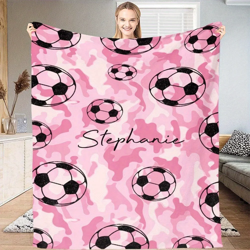1 Stück personalisierte individuelle Name rosa Fußball-Flanelldecke für alle Jahreszeiten für Bett, Sofa, Büro, Outdoor, Camping, Geburtstag, Urlaubsgeschenk