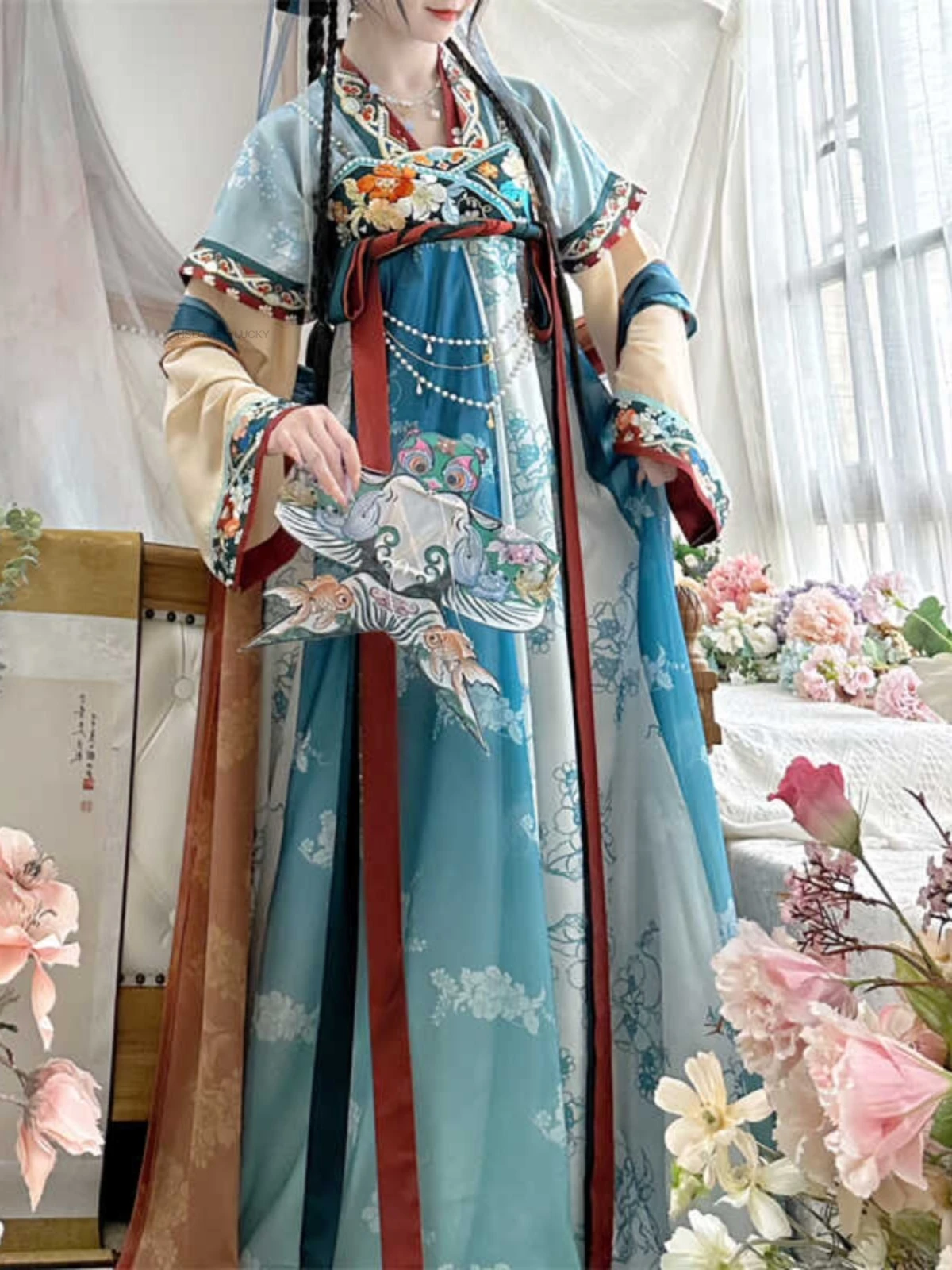 

New Chinese Style Traditional Hanfu Women Floral Hanfu Dress Set Exquisite Embroidery Fairy Folk Dance Cosplay Dress Set