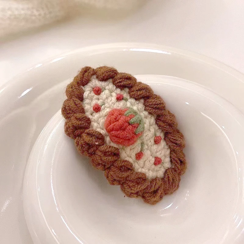 2 ชิ้นโครเชต์เชอร์รี่ถักผมคลิปสําหรับสาวอุปกรณ์เสริมผมเด็กถักดอกไม้ Hairpin Maillard สีน้ําตาลคลิปจระเข้