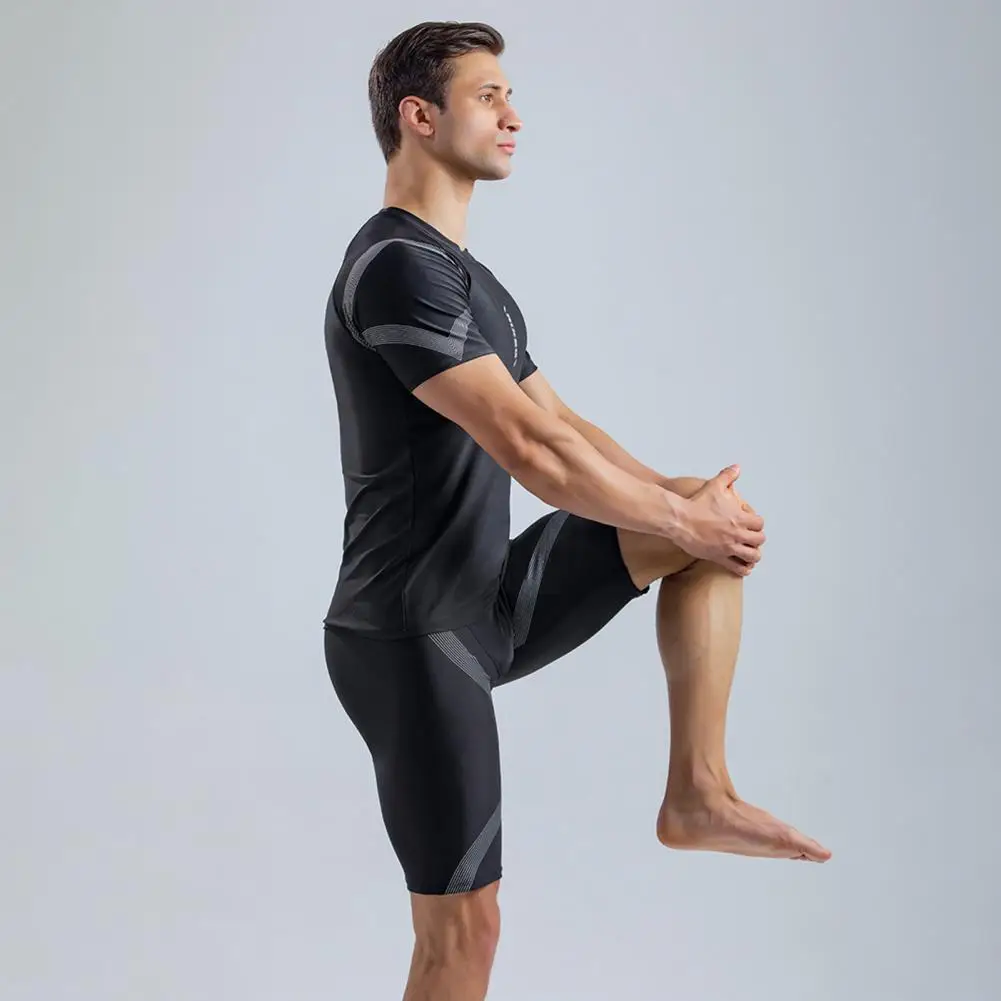 2Pcs/Set Stylish Good Elasticity Anti-pilling Printing Slim Fit T-shirt Swimming Trucks Set Swimming Pool Clothing