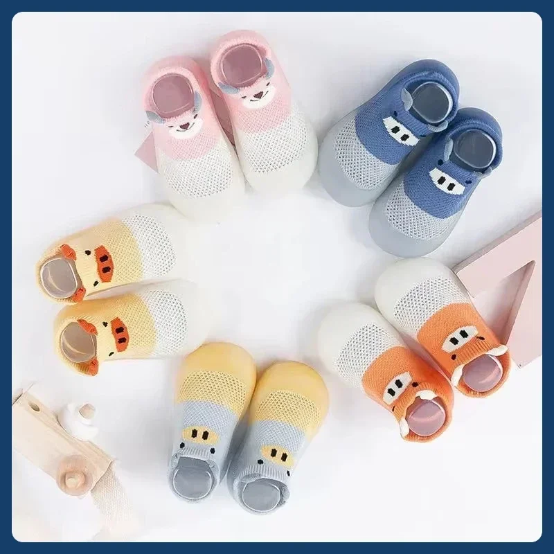Классическая стильная детская обувь для малышей, нескользящая напольная обувь на мягкой подошве, детская обувь с героями мультфильмов, весенне-летняя дышащая сетчатая обувь