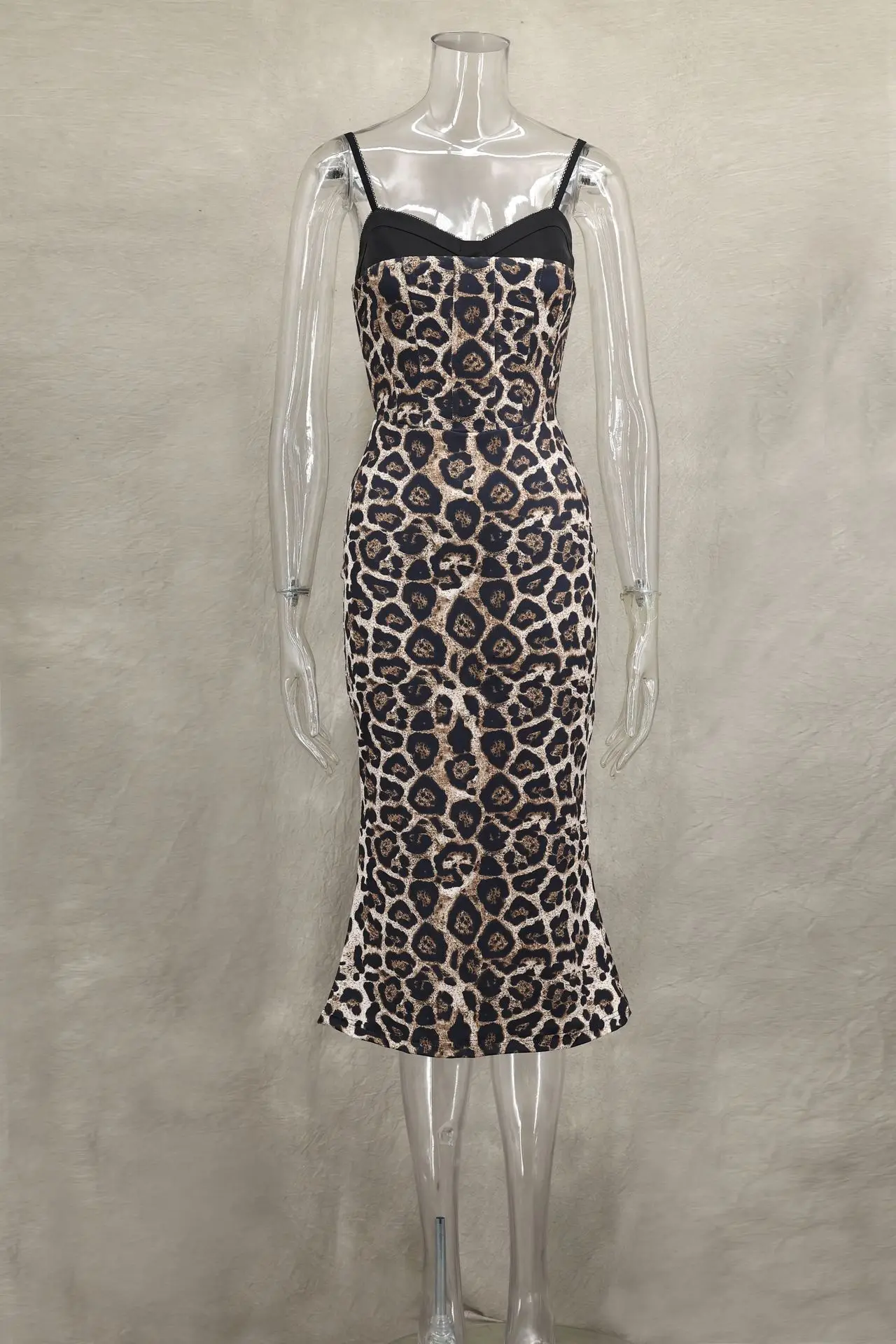 VEITCHE 2025 فستان صيفي بطبعة الفهد الحمالات جسم نحيف ذيل السمكة الصغيرة حزمة مثير فستان الورك فساتين الحفلات النسائية