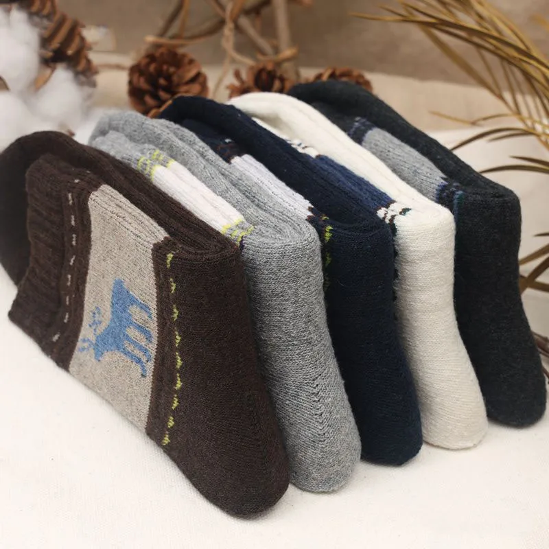 5 Pairs Winter Thick Men's Warm And Extra Thick Plush Socks Comfortable And Warm Striped Fashionable Business Wool Socks