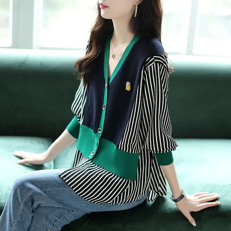 

Women Spring and Autumn Korean Style New V-Neck Knitted Cardigan Striped Contrast Button Splicing Versatile Long Sleeves Tops