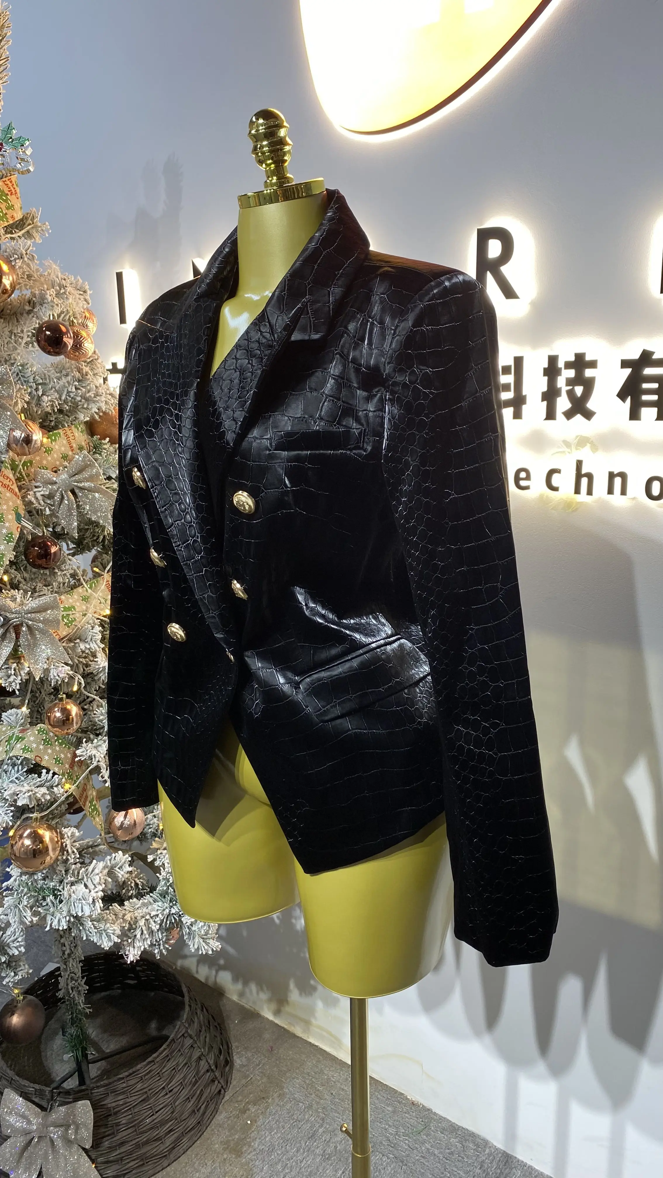 Luxury PU Women's Suit Jacket Style Double-Breasted Animal Crocodile Print Black Street Jacket-GZXX208