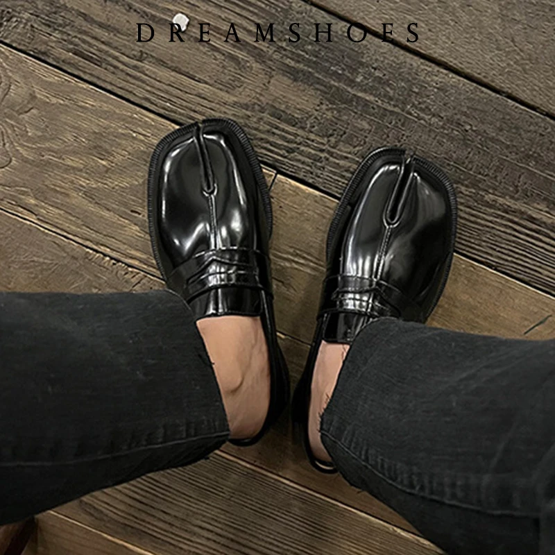 2025 Tabi Shoes Slip On Loafer for Men and Women Split Toe Thin Sole Casual Patent Leather Korean Version Trend Casual  Shoes