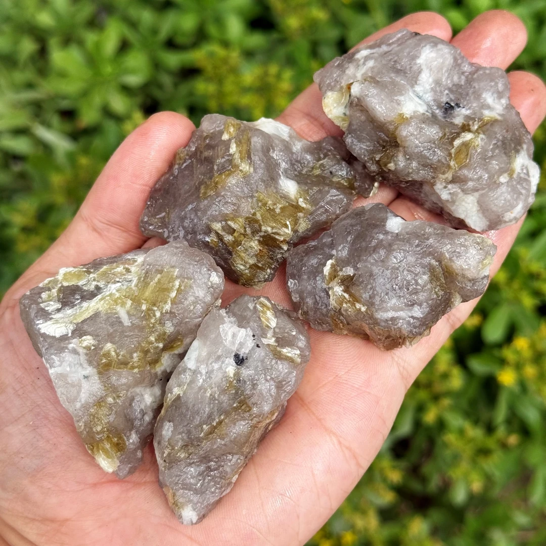 Natural Golden Mica Raw Stone Specimen Phlogopite Crystal Rough Mineral Sample Home Desktop Decor Geological Collection Ornament