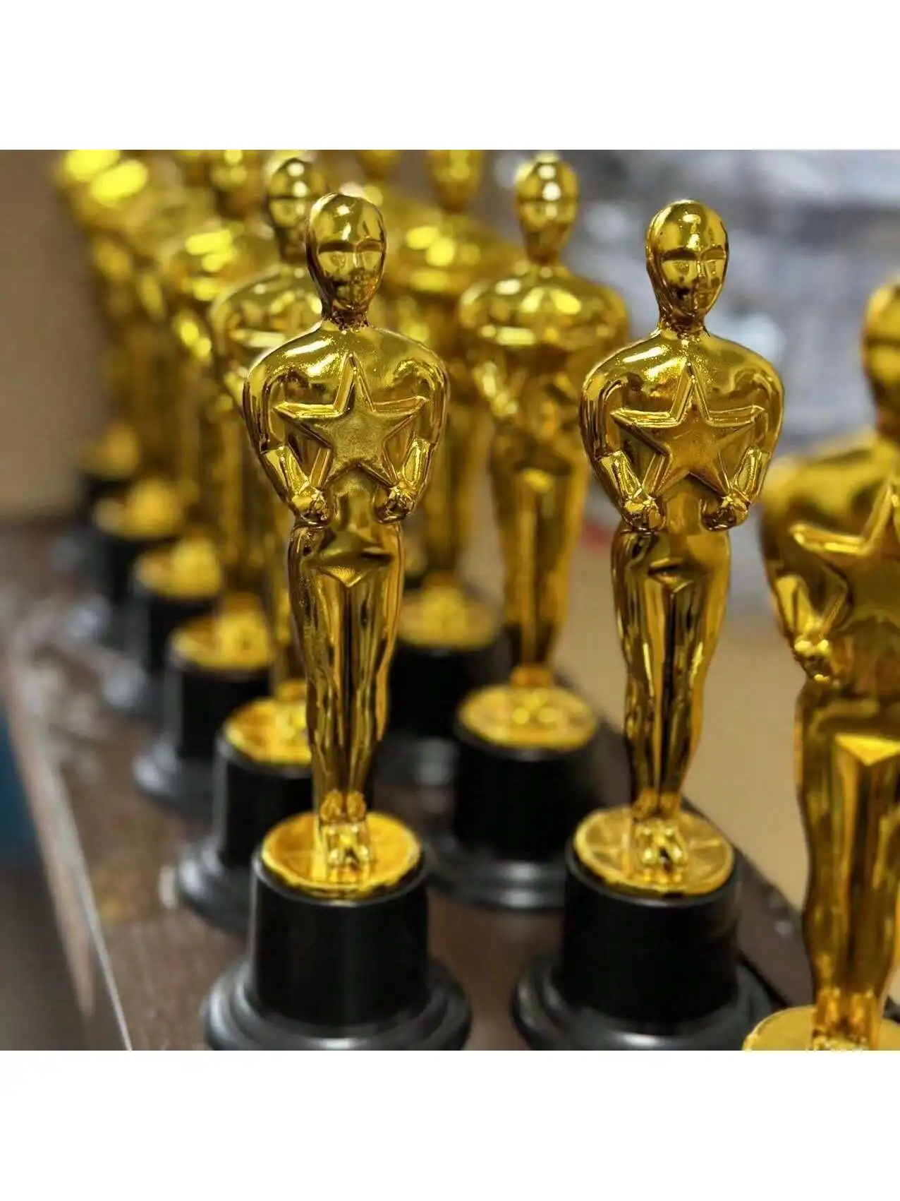 1/3/6/12 Stück goldene Trophäenstatuetten, goldene Siegerfiguren, Auszeichnungstrophäen für Partydekorationen, Wertschätzungs-Geschenke – Detail 7