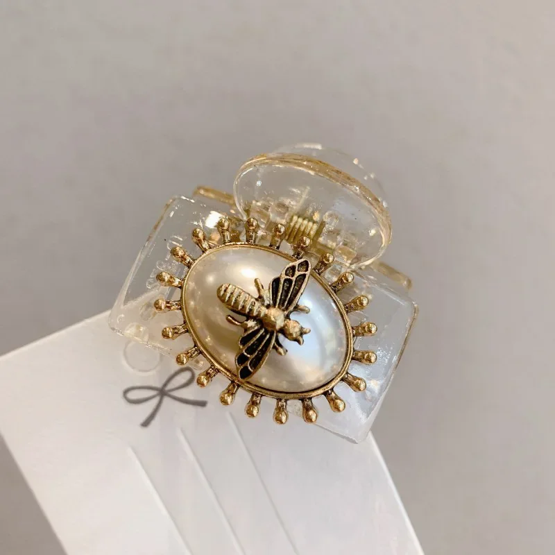 Retro spinki do włosów antyczny brąz kolor pszczoła Charms spinki do włosów Bang spinki do włosów luksusowe perłowe spinki do włosów akcesoria nakrycia głowy prezenty — zdjęcie 7
