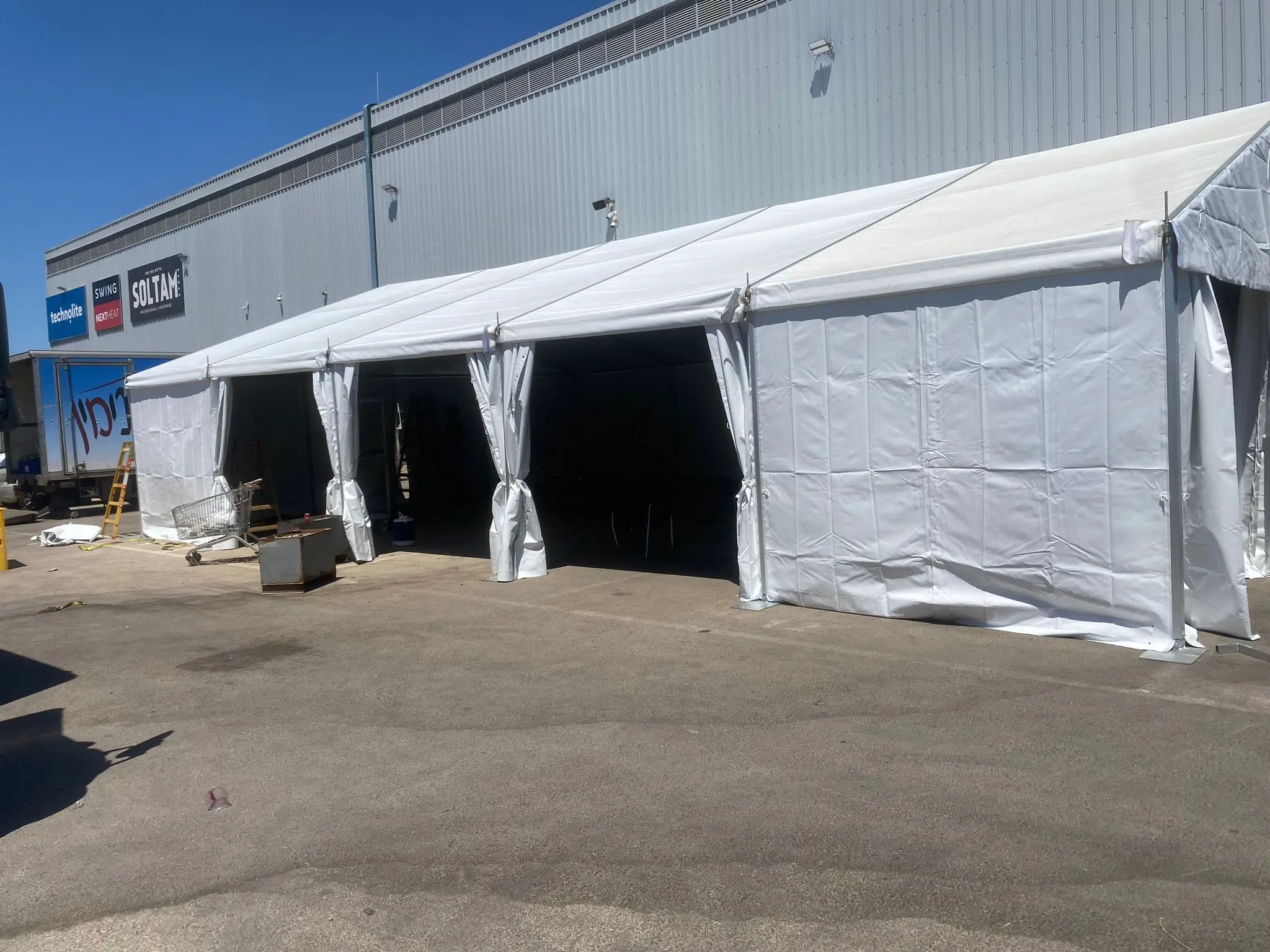 Size Customized Large Space Canopy Outdoor Exhibition Ceremony Tents Windproof Single Layer Party Wedding for 100 People Events