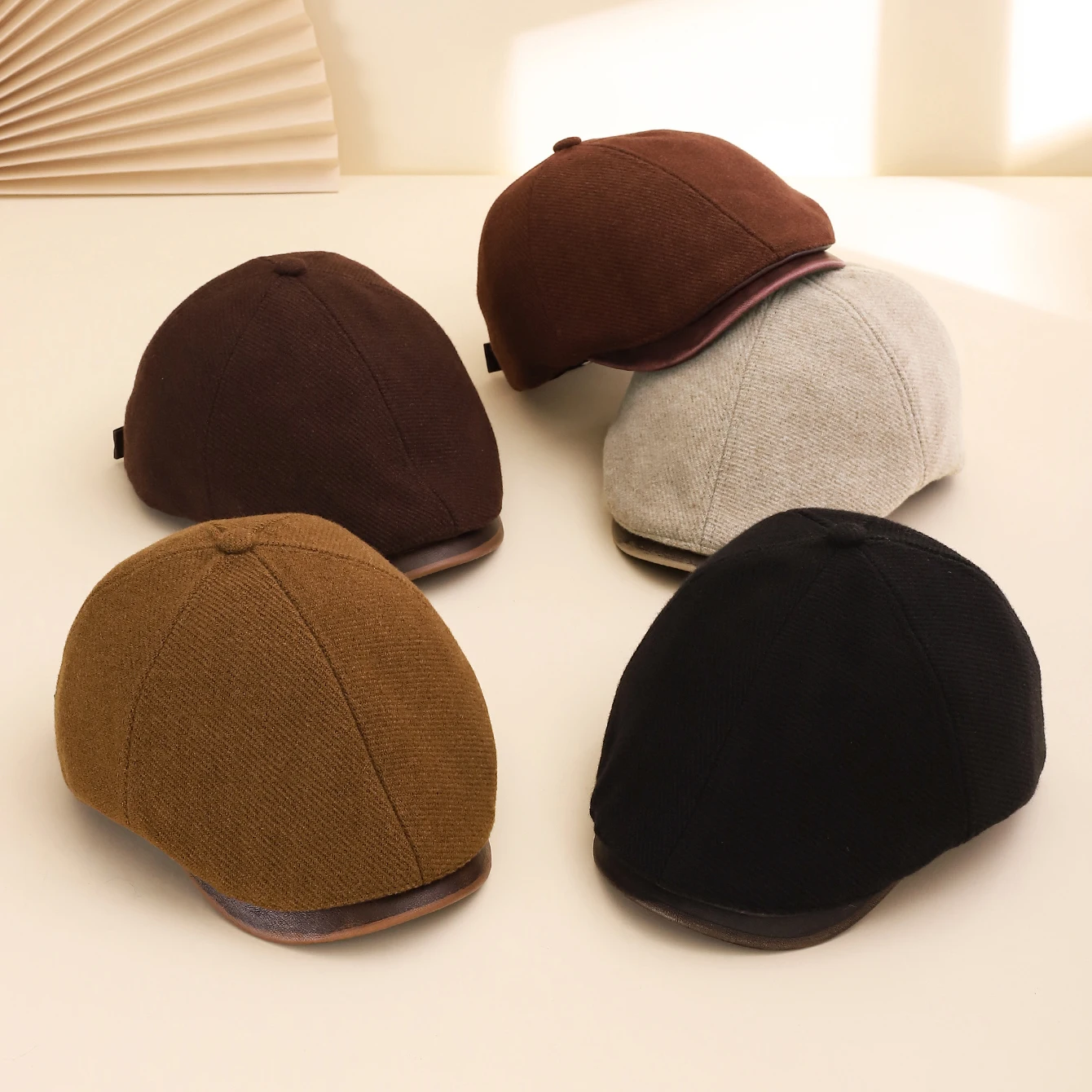 Vintage-Hut mit Lederrand im britischen Stil, Frühling und Herbst, japanische einfarbige Gürtelschnalle, wendbare Snapback-Kappe