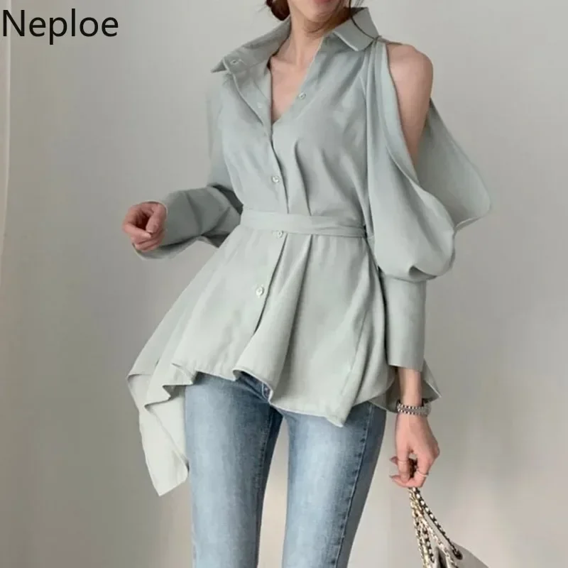 Neploe-襟を折りたたんだ女性用透かし彫りブラウス,ファッショナブルなシャツ,裸の肩,無地,新しい春,夏,2021,1a822