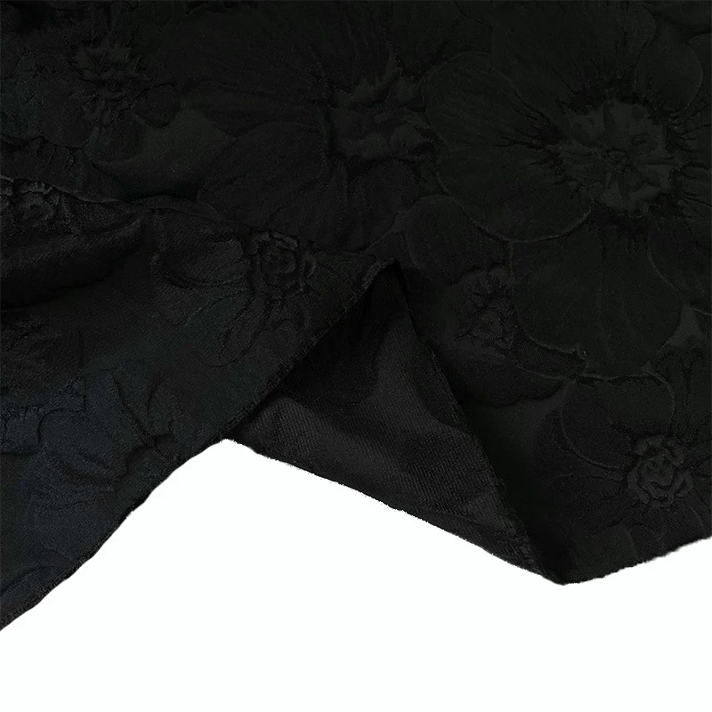 Przyjazna dla skóry, czarna, tłoczona, kwiatowa tkanina żakardowa na sukienkę cheongsam Hanfu, ręcznie robiona, materiał DIY